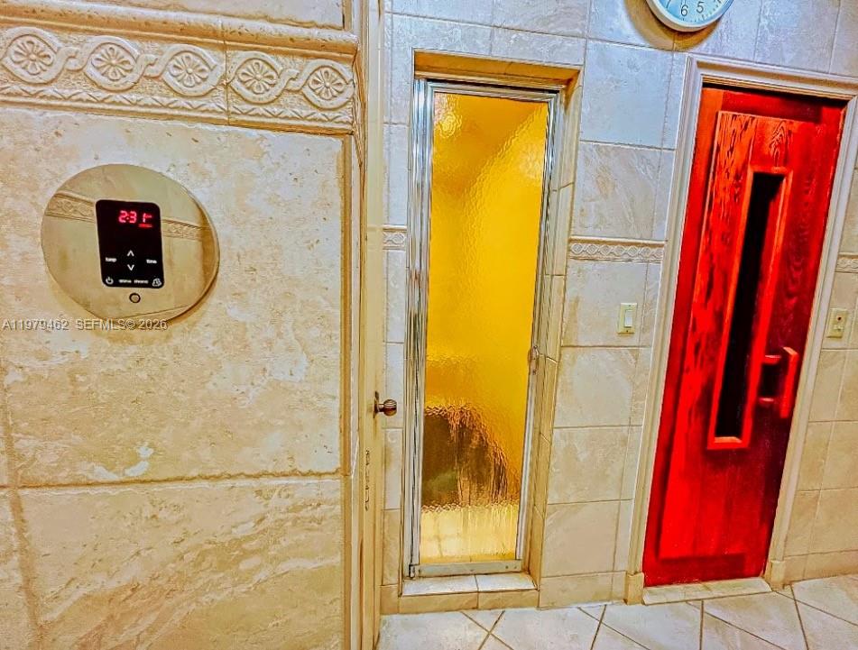 Photo of 2030 Ocean Dr #1614, Hallandale Beach, Florida, 33009 - steam room