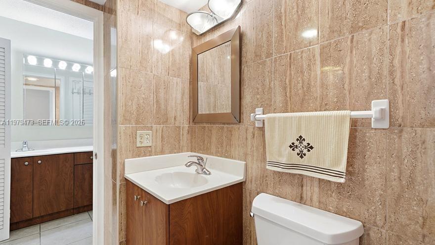 Photo of 1825 Ocean Dr  #811, Hallandale Beach, Florida, 33009 - 