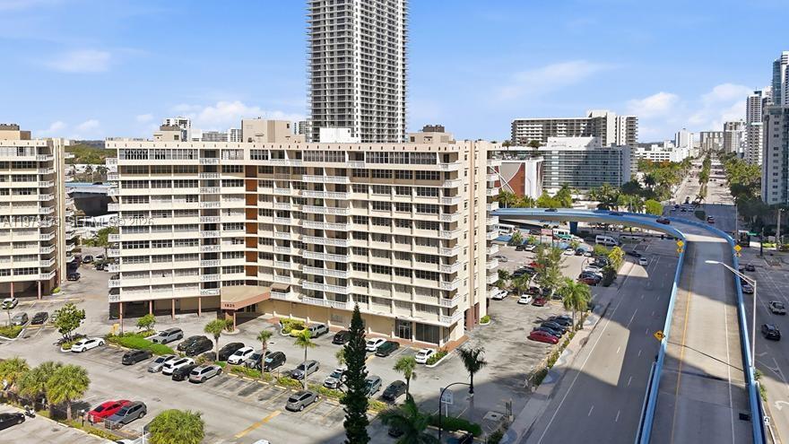 Photo of 1825 Ocean Dr  #811, Hallandale Beach, Florida, 33009 - 