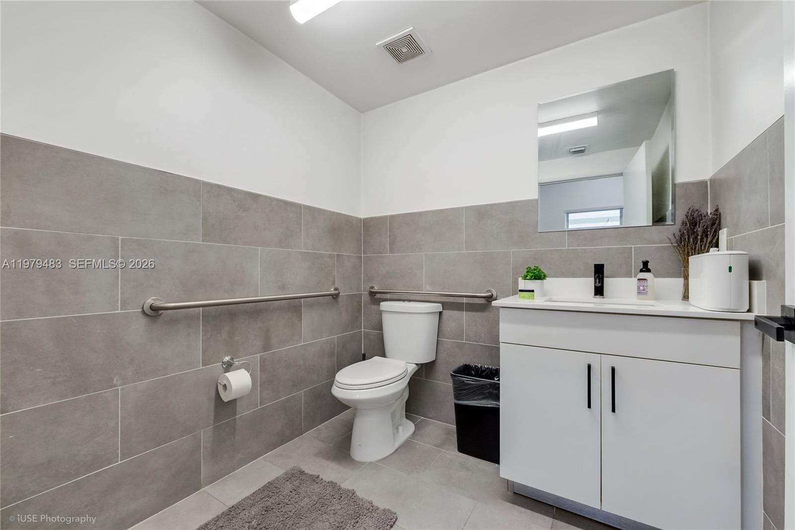   /   sq. ft. $ 2026-03-09 0 foto