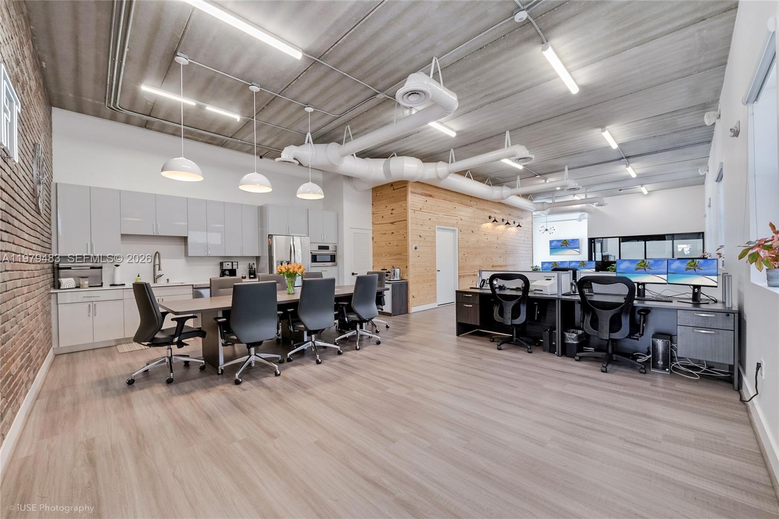   /   sq. ft. $ 2026-03-09 0 foto