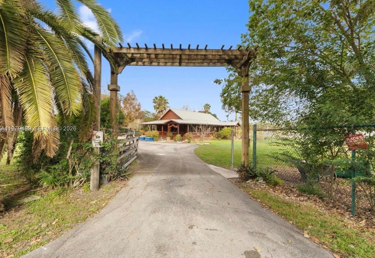   /   sq. ft. $ 2026-03-09 0 foto