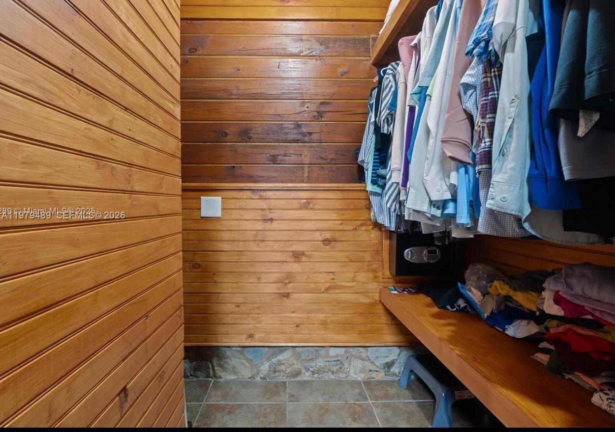   /   sq. ft. $ 2026-03-09 0 foto