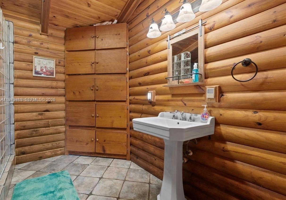   /   sq. ft. $ 2026-03-09 0 foto