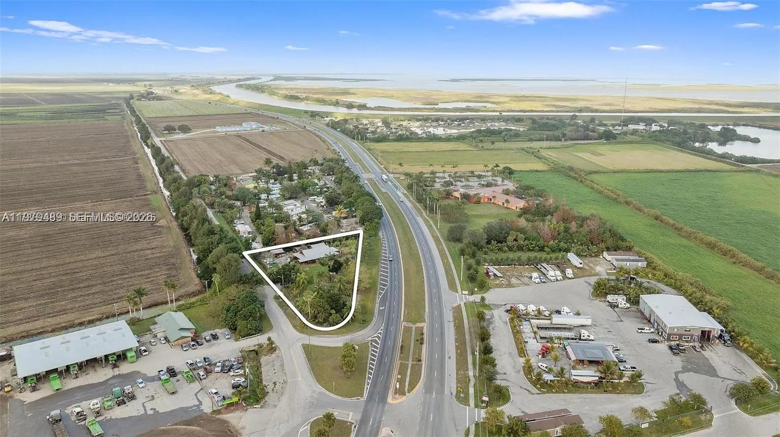   /   кв.футов $ 2026-03-09 0 Фото