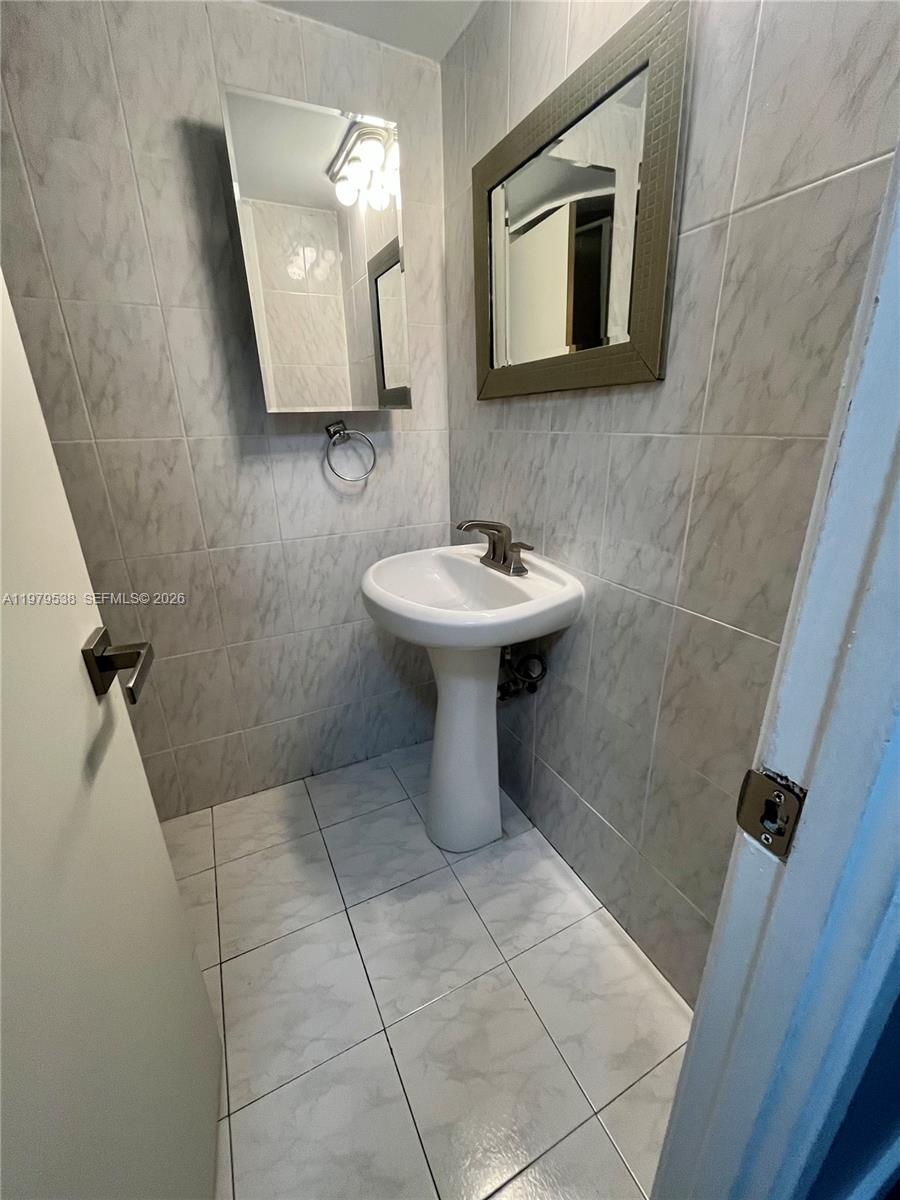 522-3 2 / 2 1036 sq. ft. $ 2026-03-09 0 Photo