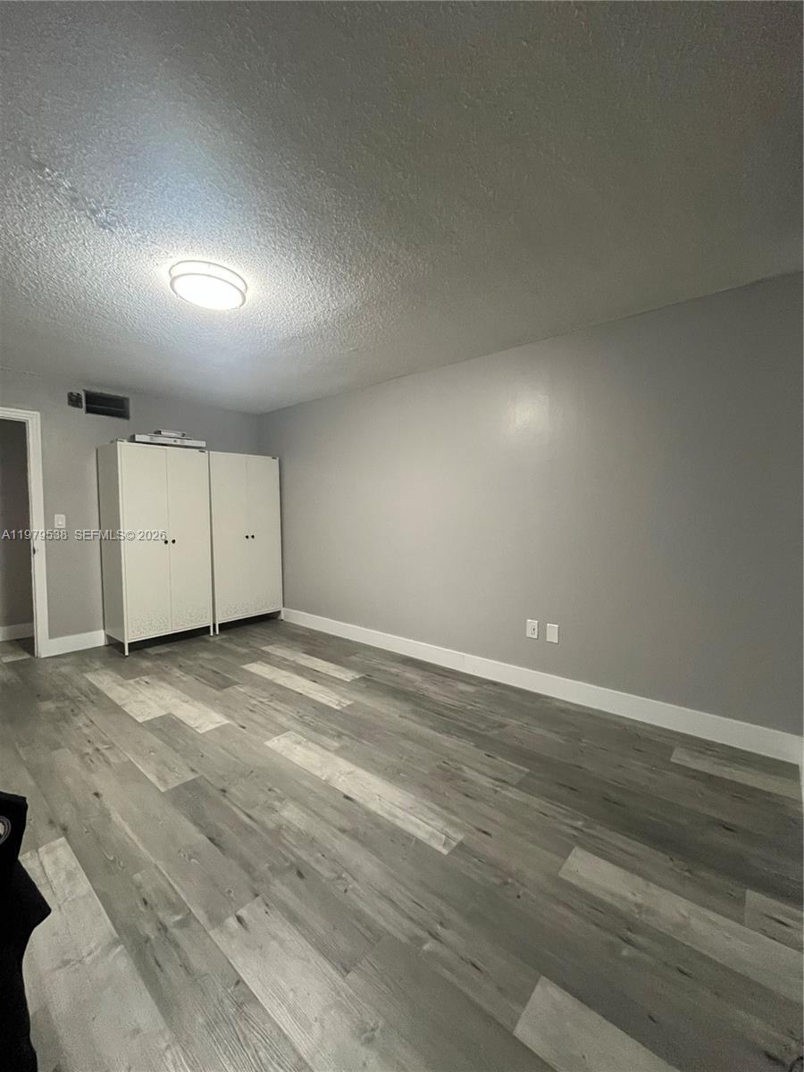 522-3 2 / 2 1036 sq. ft. $ 2026-03-09 0 Photo