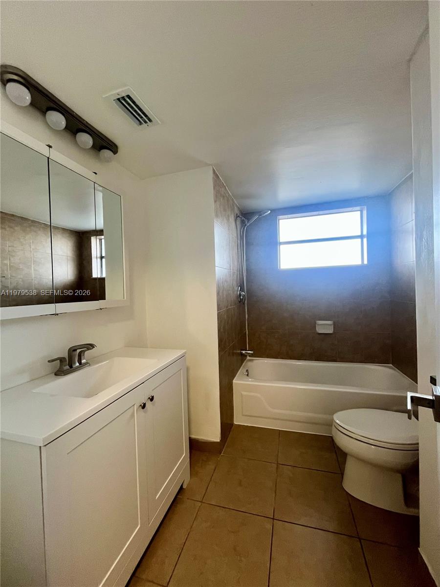 522-3 2 / 2 1036 sq. ft. $ 2026-03-09 0 Photo