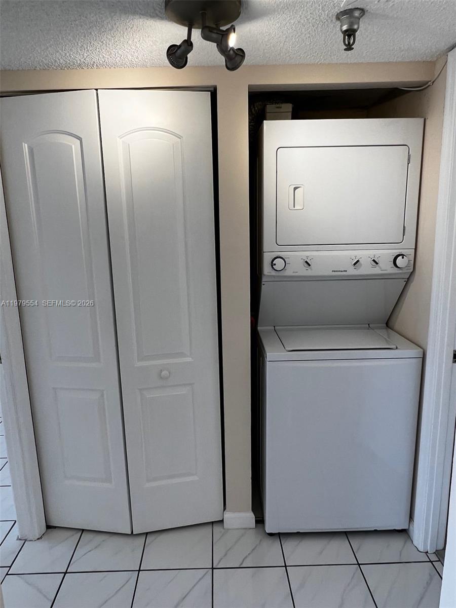 See details 1611 2 / 2 1240 sq. ft. $ 2026-03-09 0 Photo