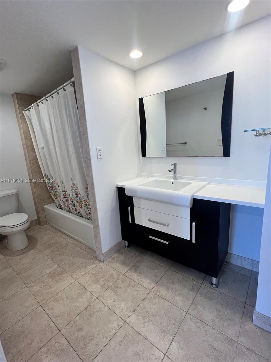 See details 1611 2 / 2 1240 sq. ft. $ 2026-07-10 0 Photo