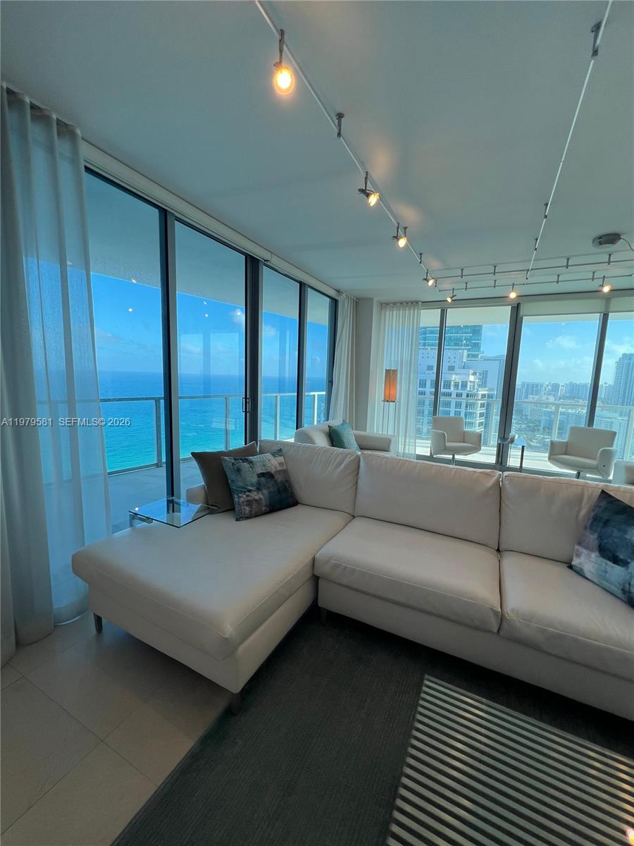 Photo of 3101 Ocean Dr  #3102, Hollywood, Florida, 33019 - 