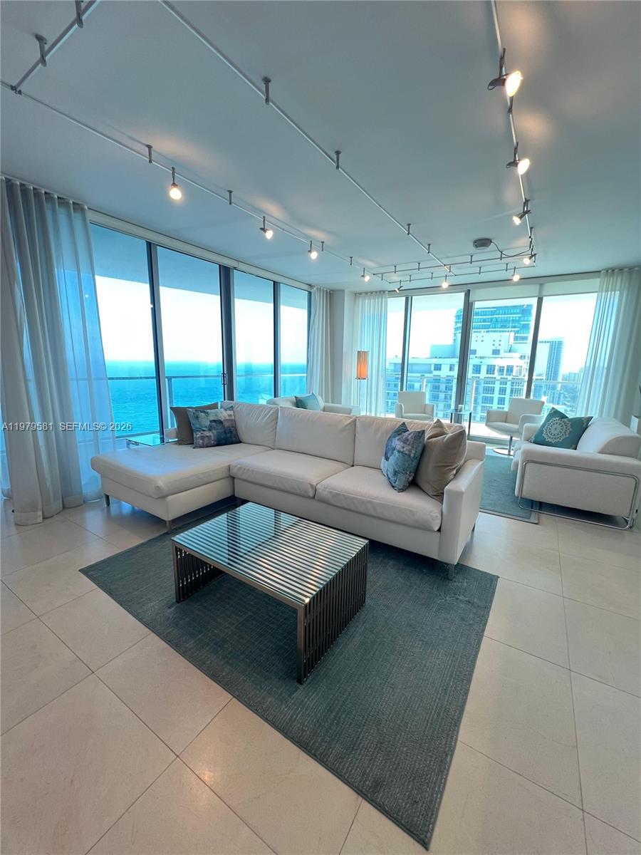 Photo of 3101 Ocean Dr  #3102, Hollywood, Florida, 33019 - 