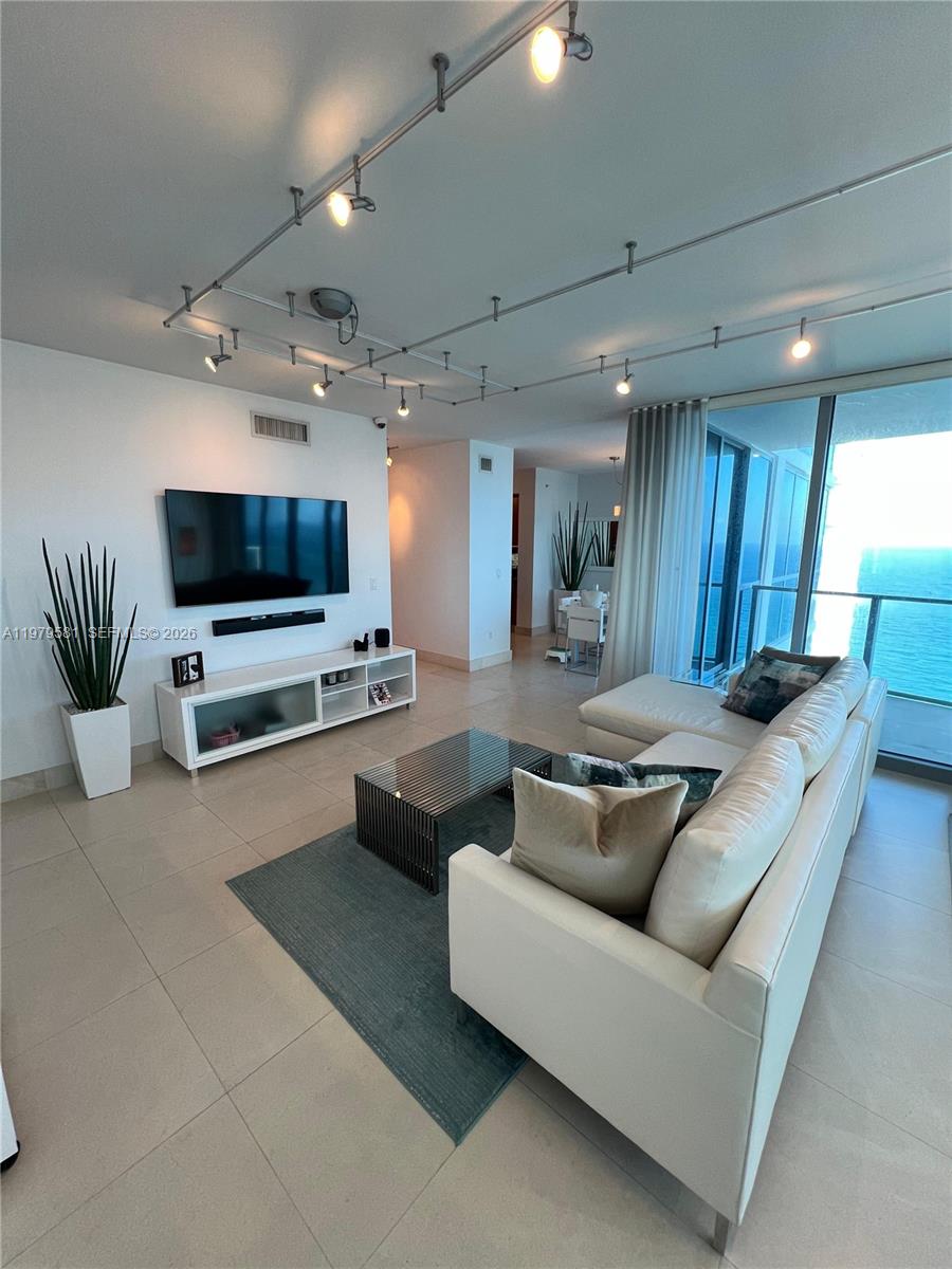 Photo of 3101 Ocean Dr  #3102, Hollywood, Florida, 33019 - 