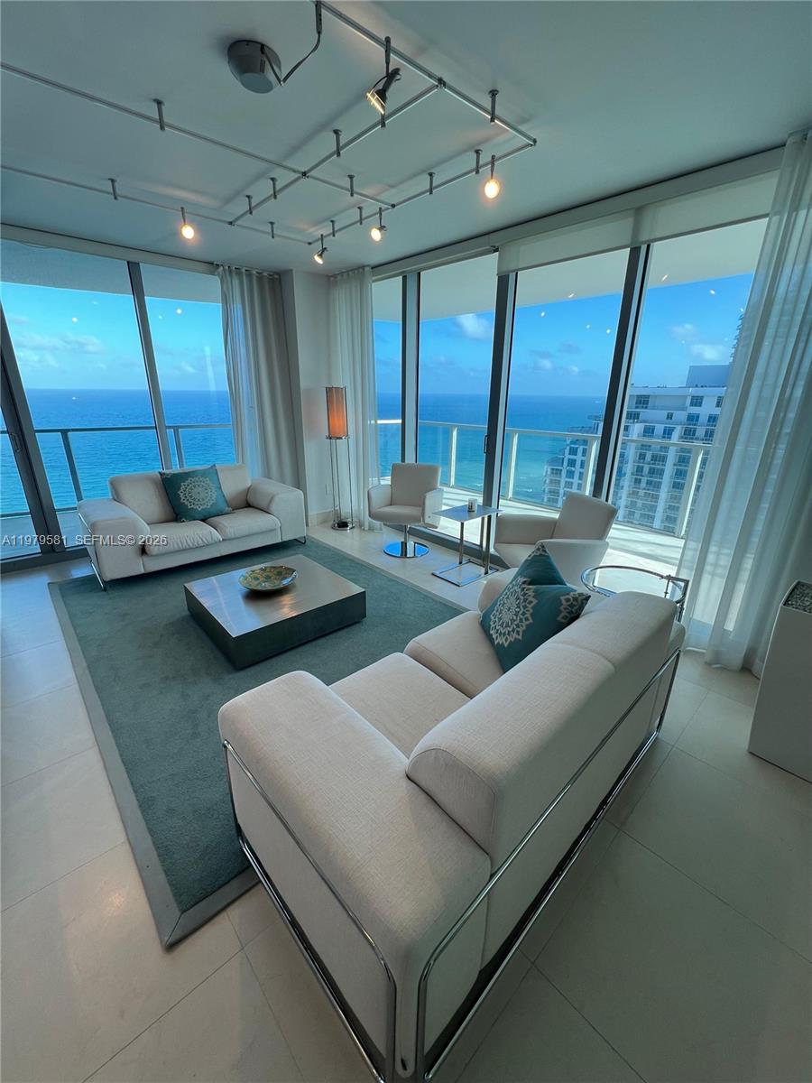Photo of 3101 Ocean Dr  #3102, Hollywood, Florida, 33019 - 