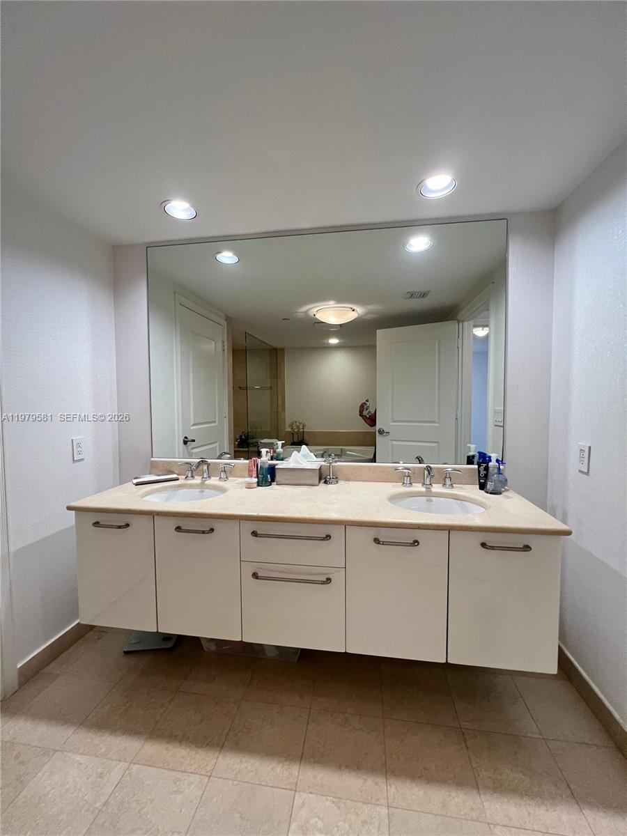 Photo of 3101 Ocean Dr  #3102, Hollywood, Florida, 33019 - 