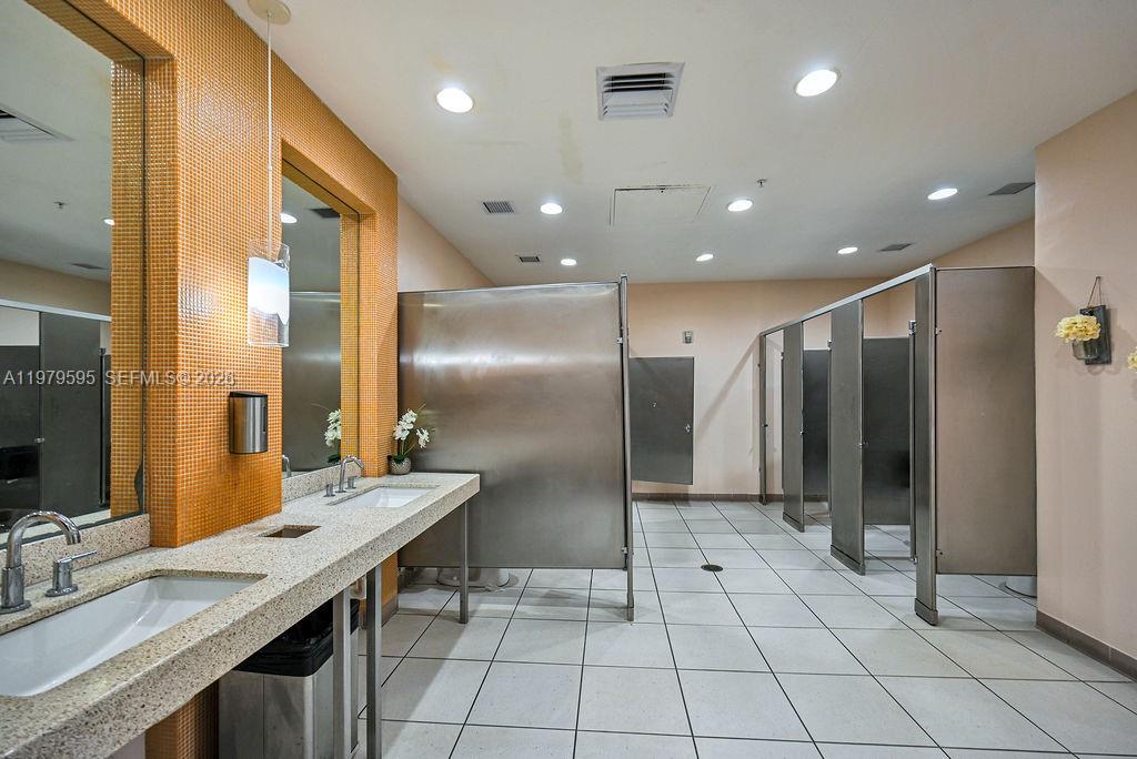 Photo of 2775 187th St  #304, Aventura, Florida, 33180 - 