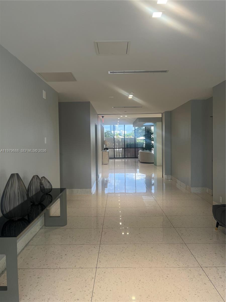 Photo of 20301 Country Club Dr  #1024, Aventura, Florida, 33180 - 