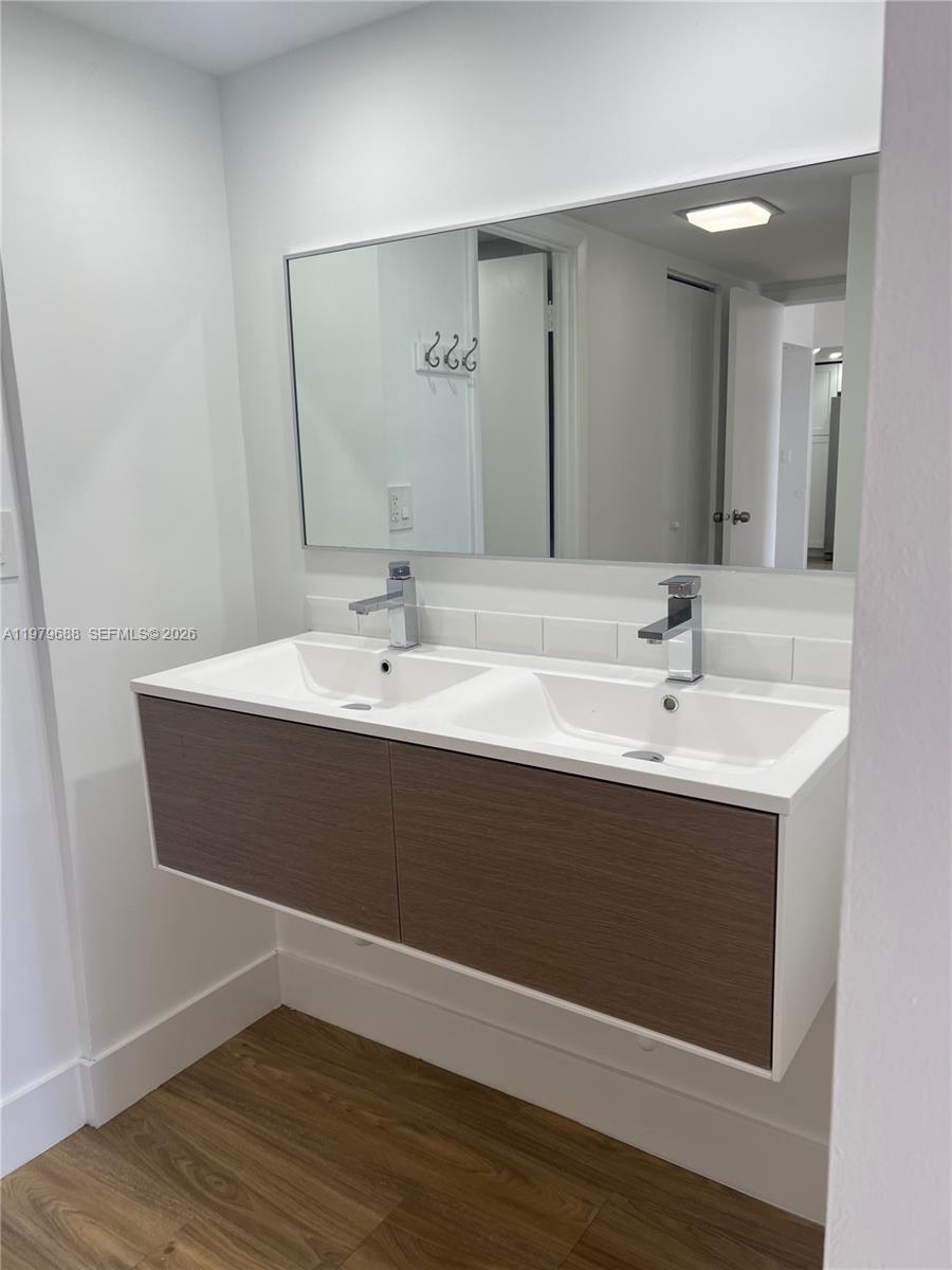 Photo of 20301 Country Club Dr  #1024, Aventura, Florida, 33180 - 