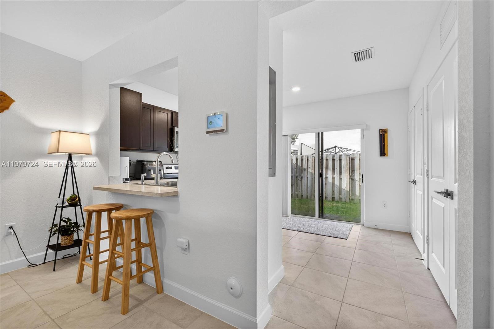 Ver detalles 476 2 / 3 1208 sq. ft. $ 2026-03-09 0 foto