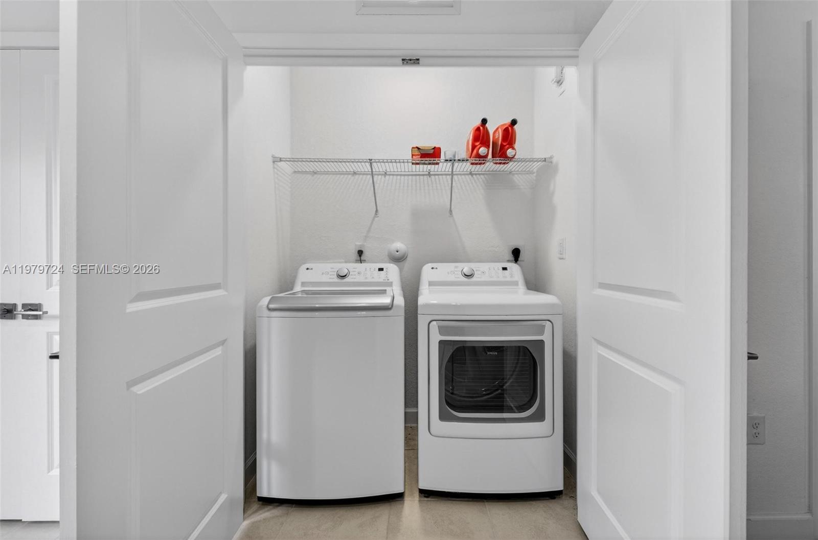 Ver detalles 476 2 / 3 1208 sq. ft. $ 2026-03-09 0 foto