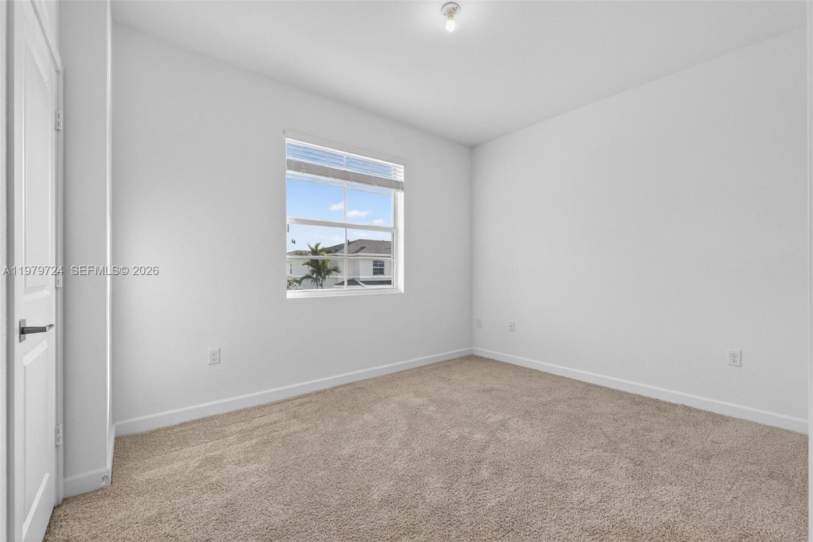 Ver detalles 476 2 / 3 1208 sq. ft. $ 2026-03-09 0 foto
