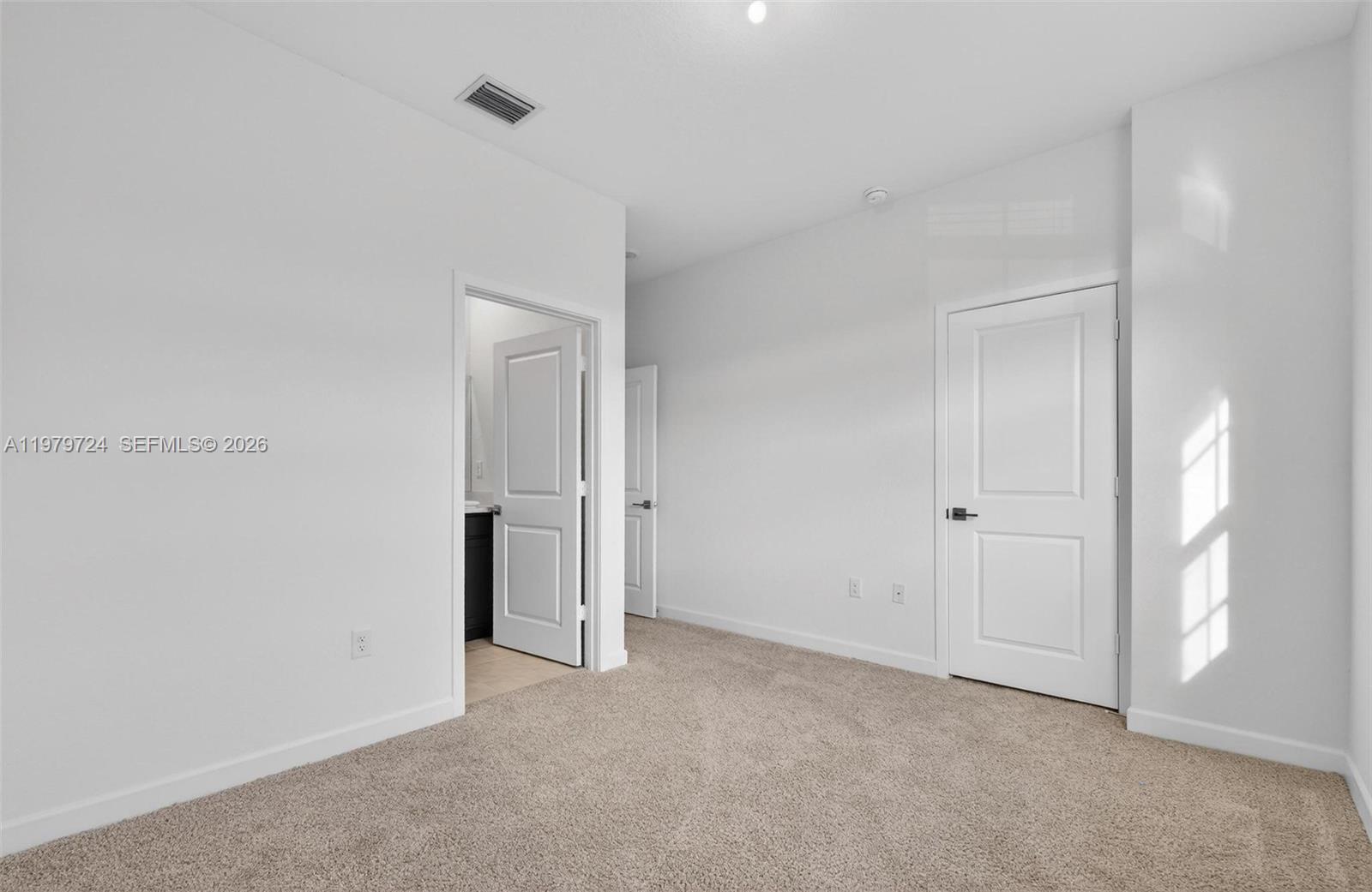 Ver detalles 476 2 / 3 1208 sq. ft. $ 2026-03-09 0 foto