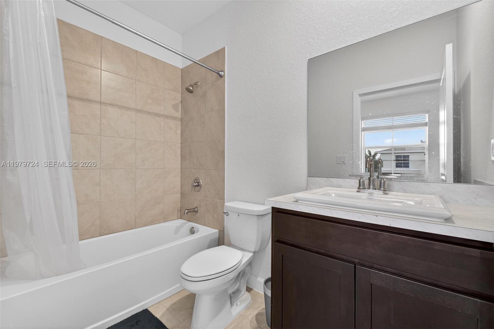 Ver detalles 476 2 / 3 1208 sq. ft. $ 2026-03-09 0 foto