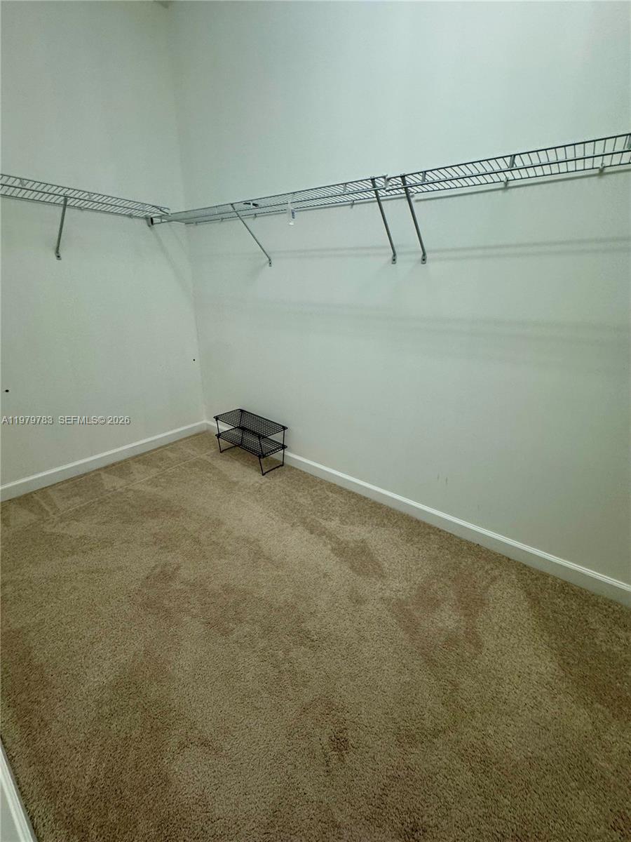 Ver detalles 4980 4 / 4 2344 sq. ft. $ 2026-03-10 0 foto