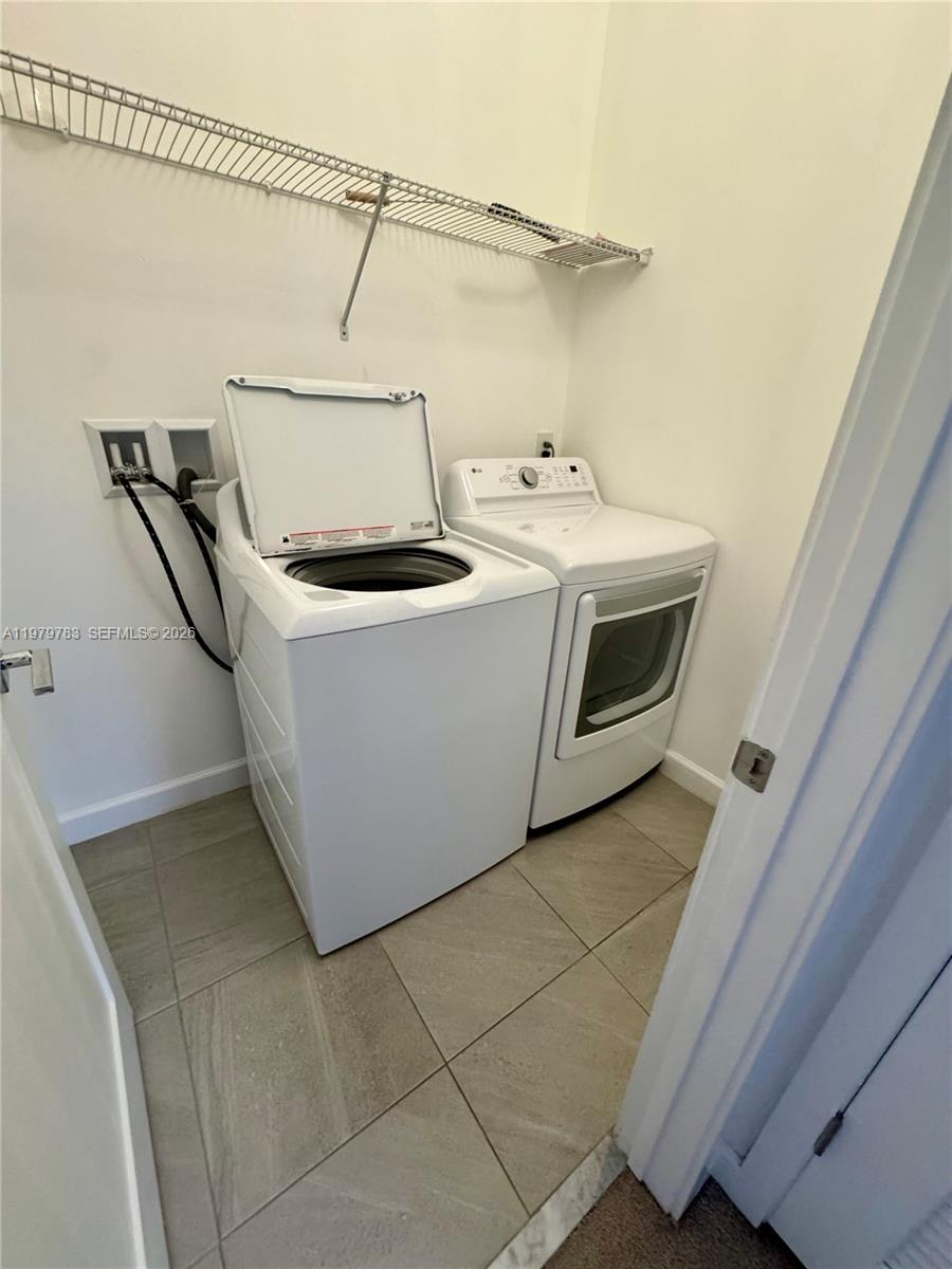 Ver detalles 4980 4 / 4 2344 sq. ft. $ 2026-03-10 0 foto