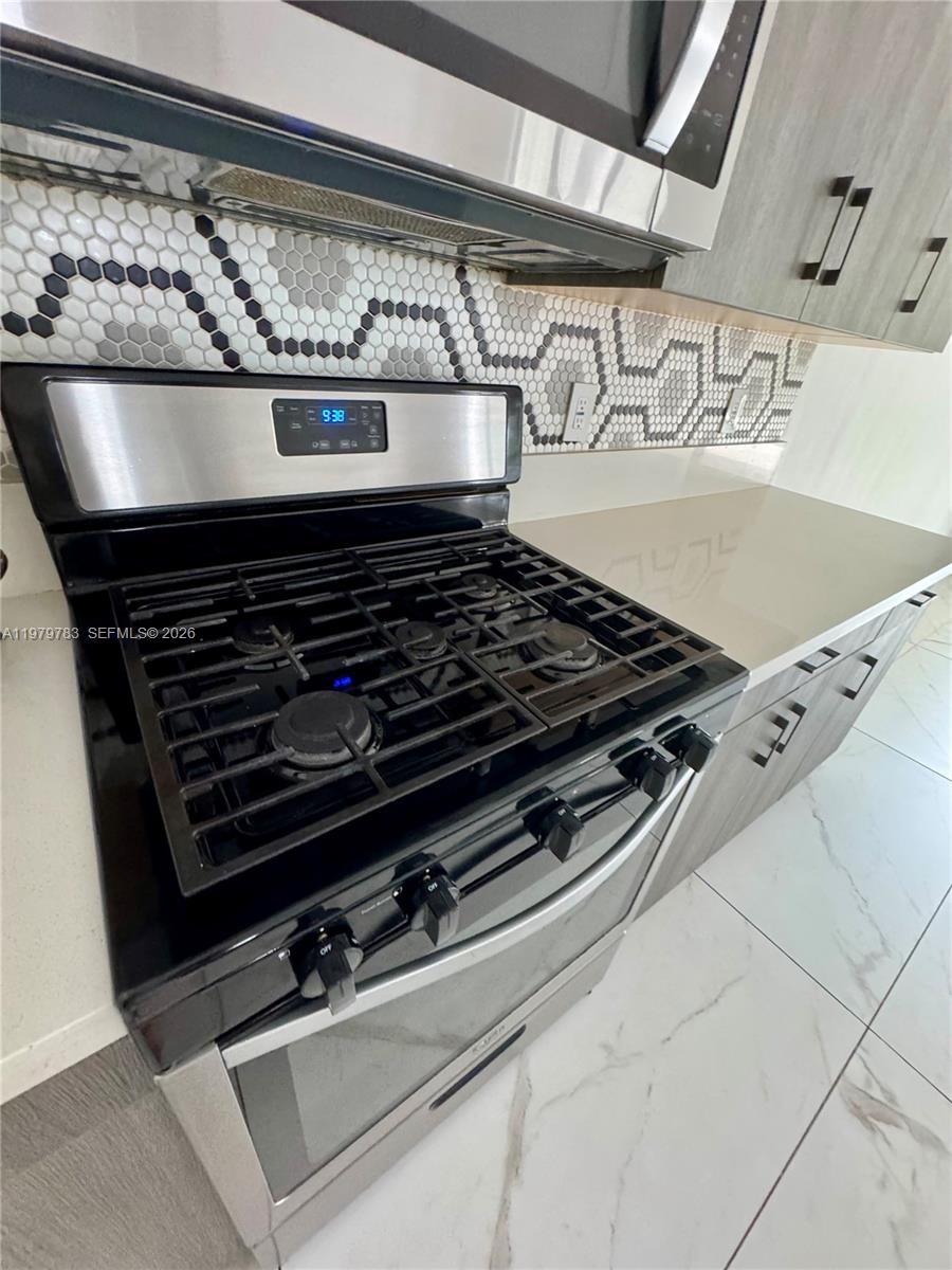 Ver detalles 4980 4 / 4 2344 sq. ft. $ 2026-03-10 0 foto