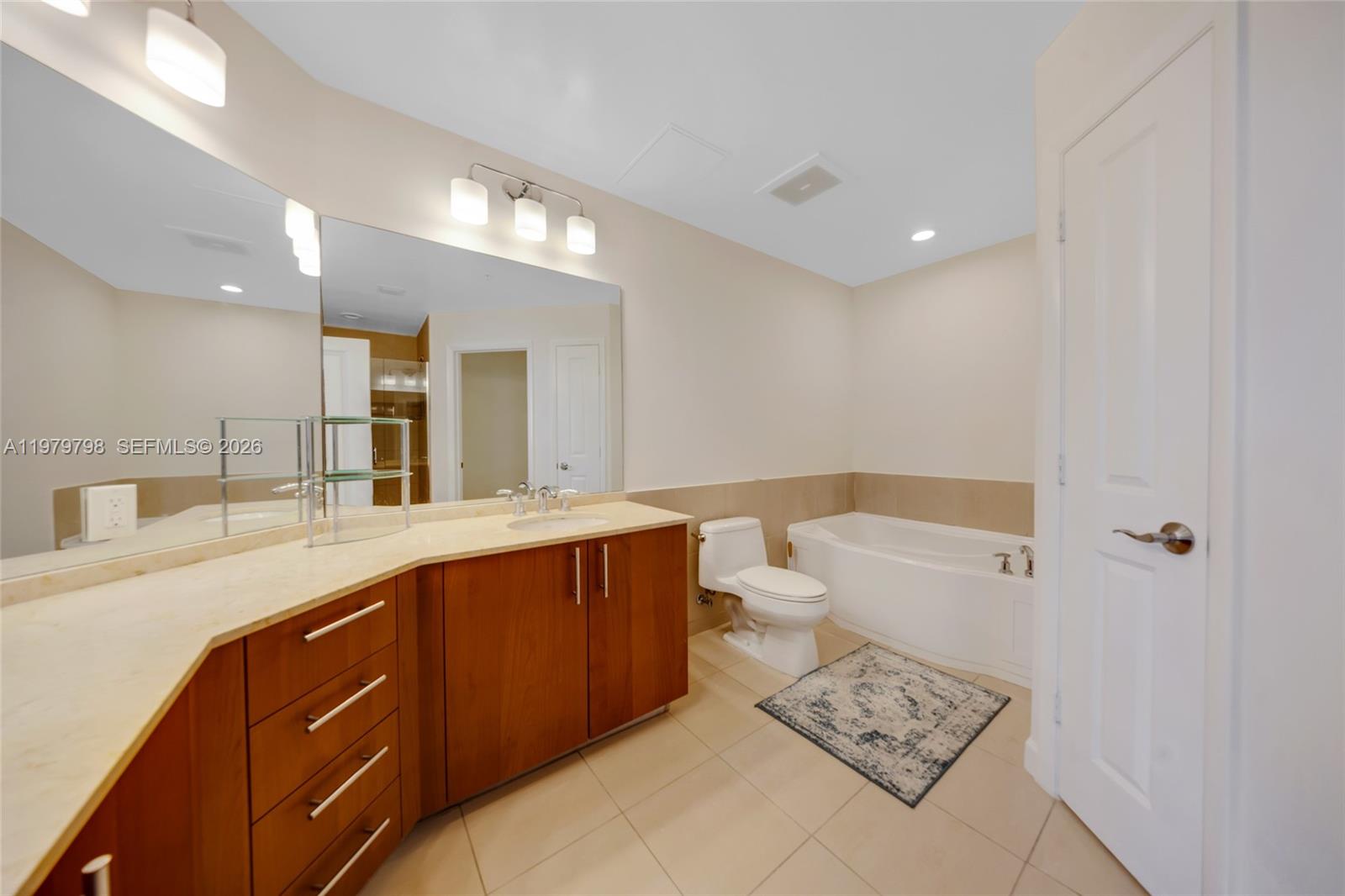 Photo of 1945 Ocean Dr  #714, Hallandale Beach, Florida, 33009 - 