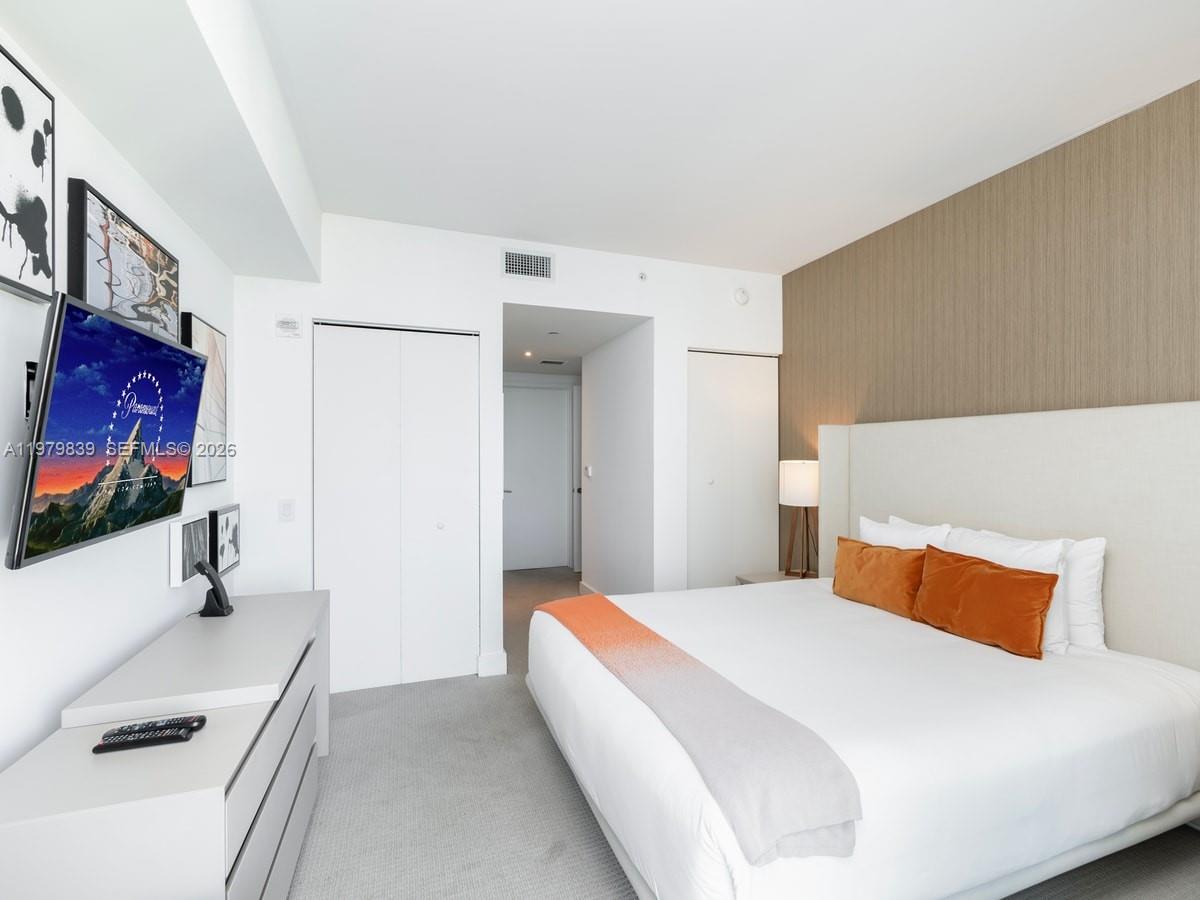 Ver detalles 1206 2 / 2 1129 sq. ft. $ 2026-03-10 0 foto