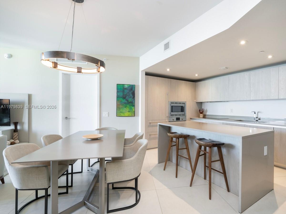 Ver detalles 1206 2 / 2 1129 sq. ft. $ 2026-03-10 0 foto