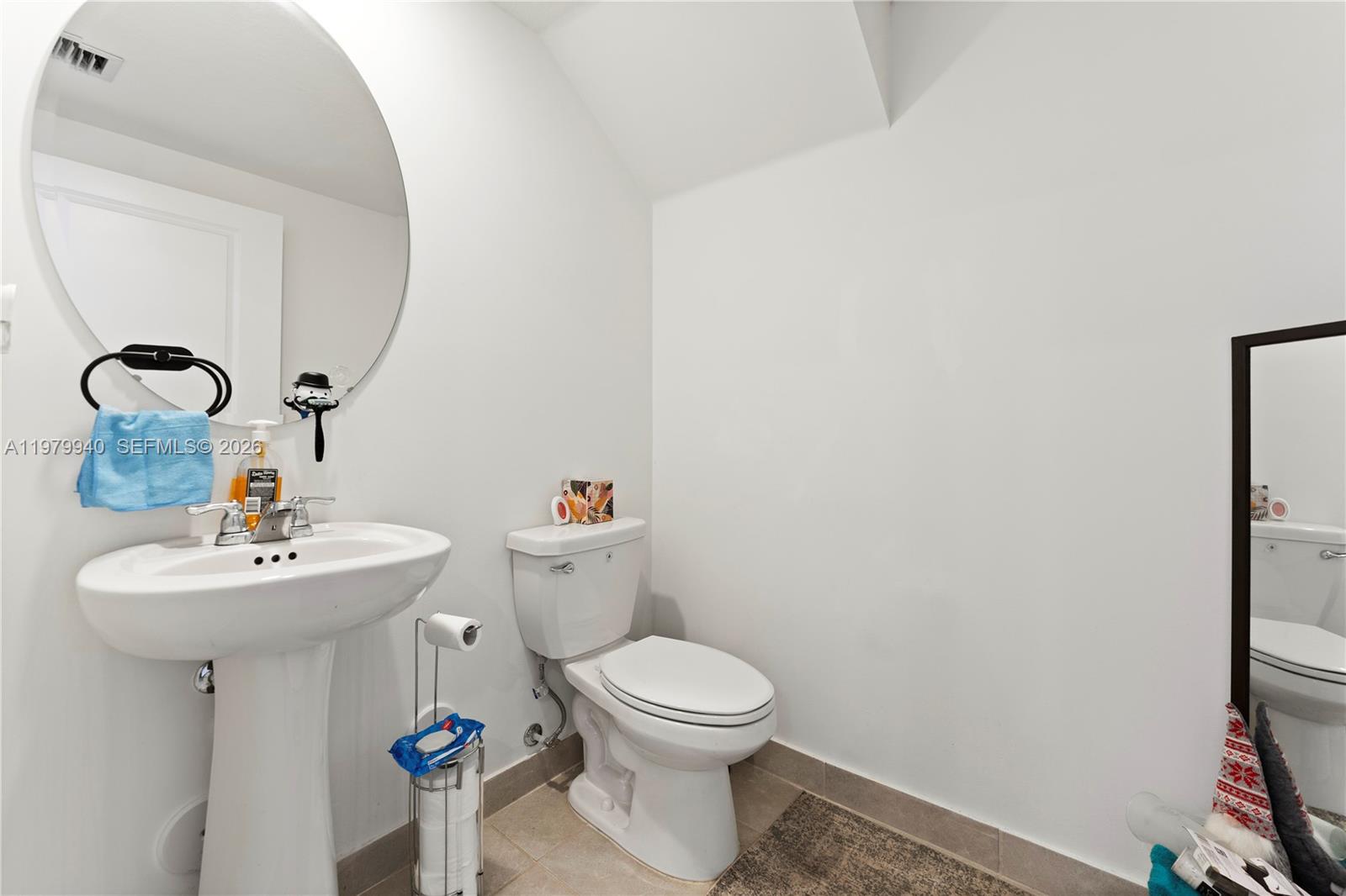 12958 3 / 3 1695 кв.футов $ 2026-03-10 0 Фото