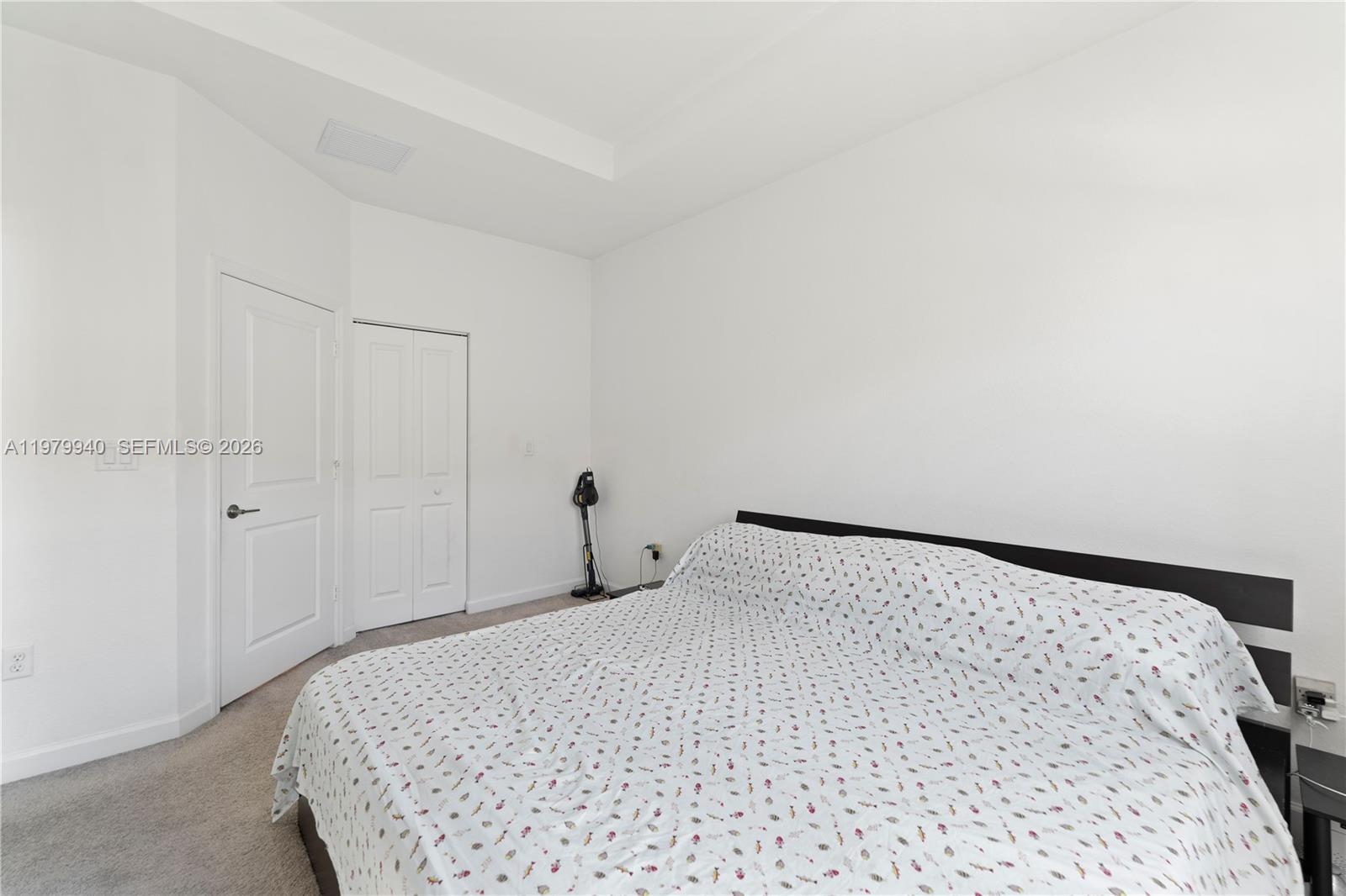 12958 3 / 3 1695 кв.футов $ 2026-03-10 0 Фото