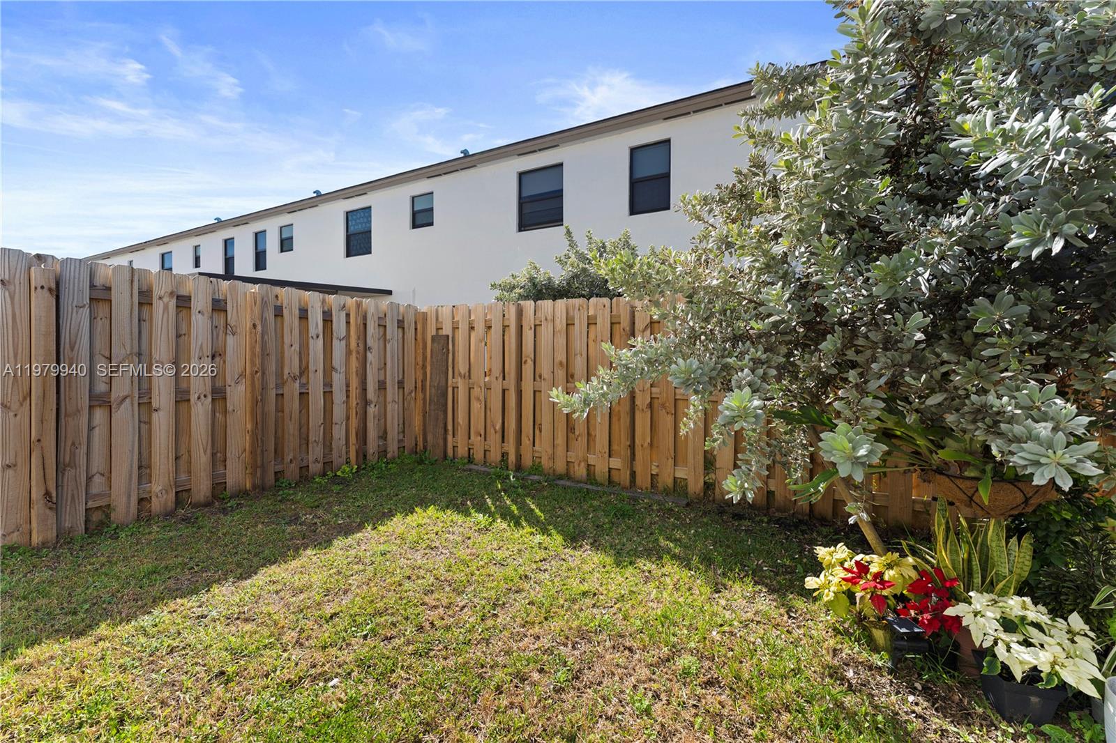 12958 3 / 3 1695 кв.футов $ 2026-03-10 0 Фото