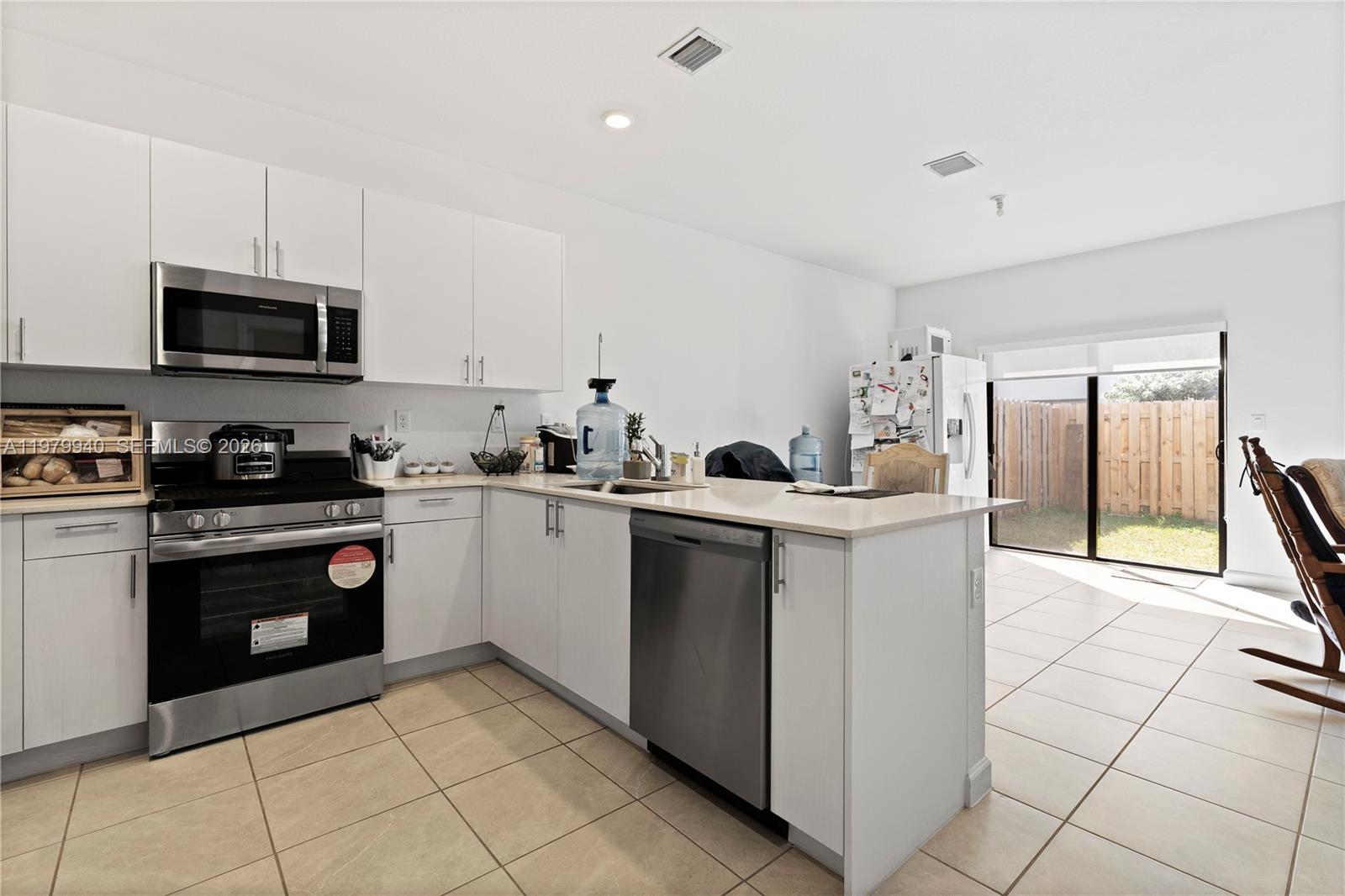 12958 3 / 3 1695 кв.футов $ 2026-03-10 0 Фото