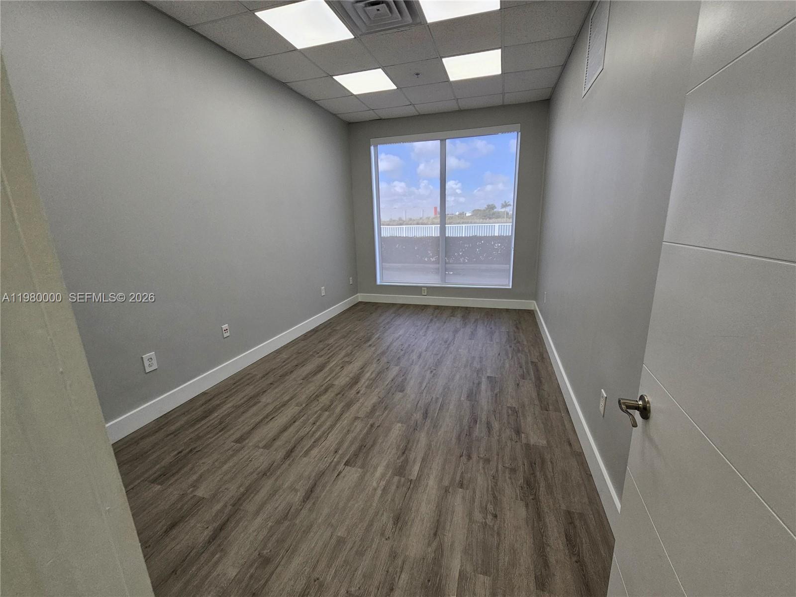 Ver detalles 01 / sq. ft. $ 2026-03-10 0 foto