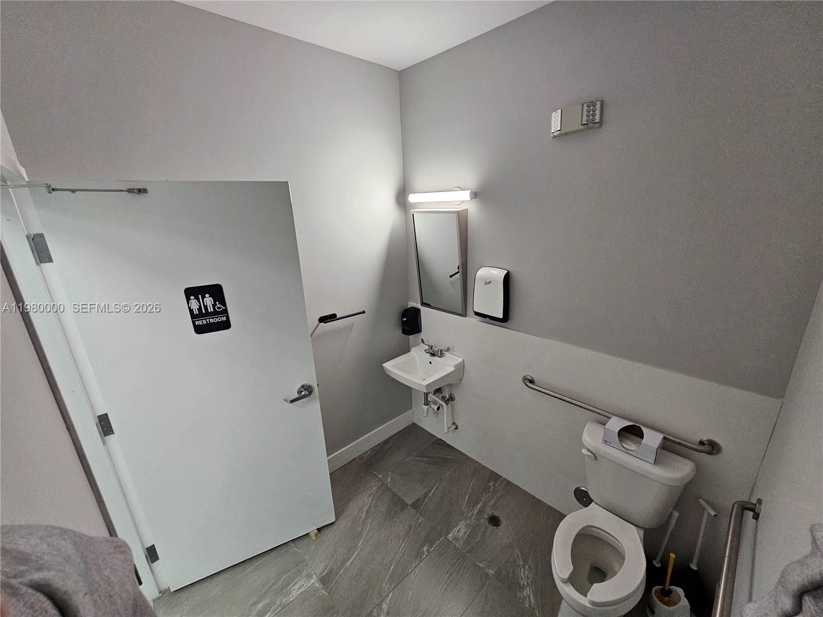 Ver detalles 01 / sq. ft. $ 2026-03-10 0 foto