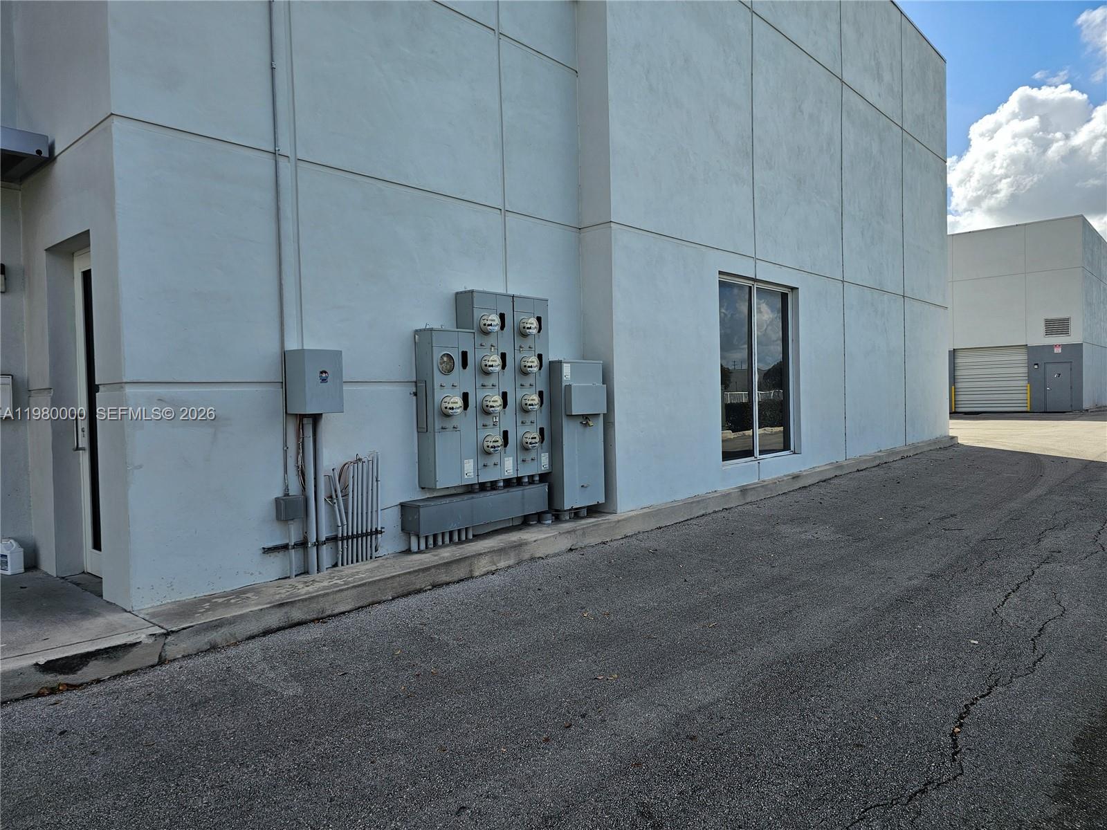 Ver detalles 01 / sq. ft. $ 2026-03-10 0 foto