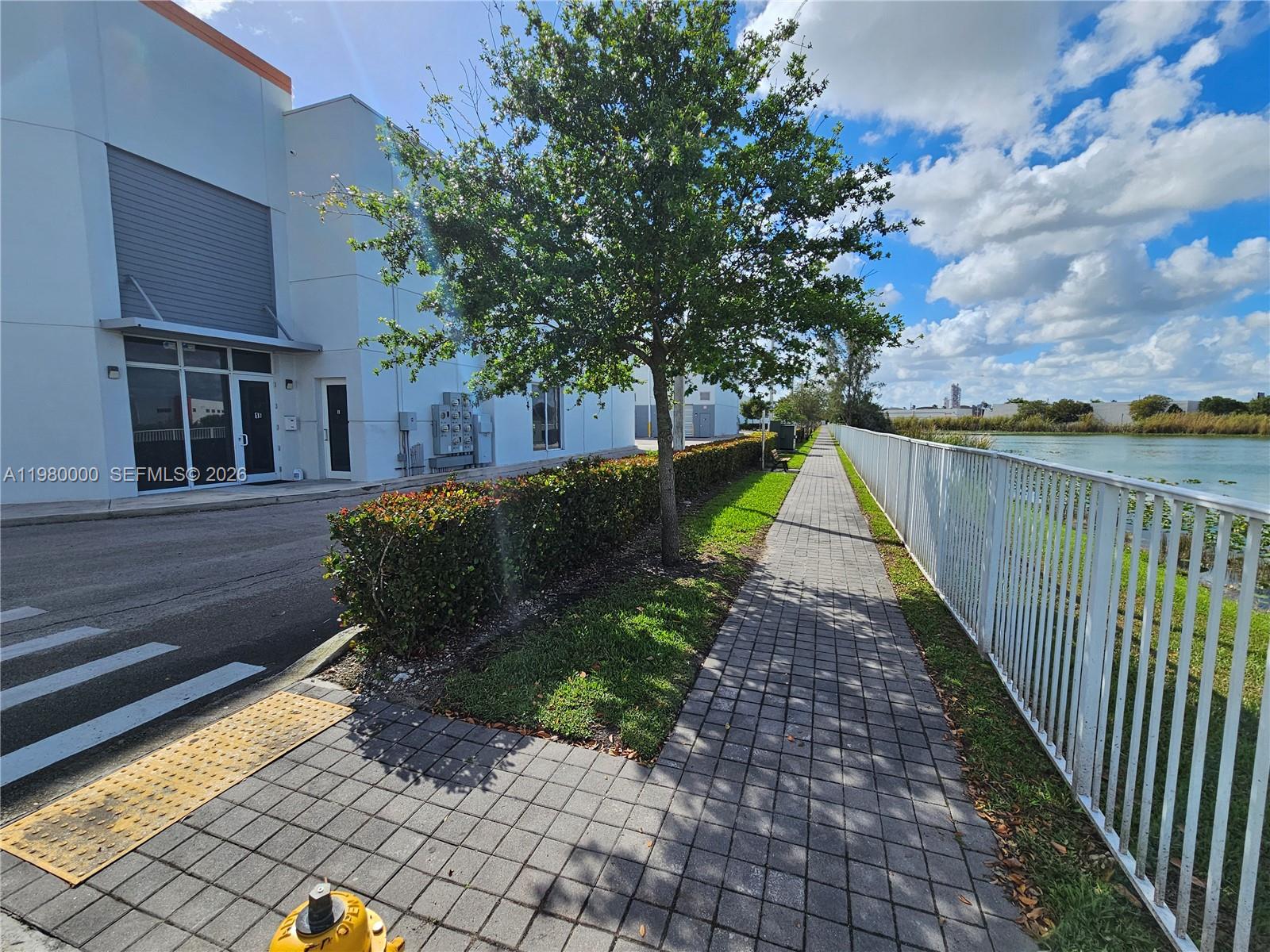 Ver detalles 01 / sq. ft. $ 2026-03-10 0 foto