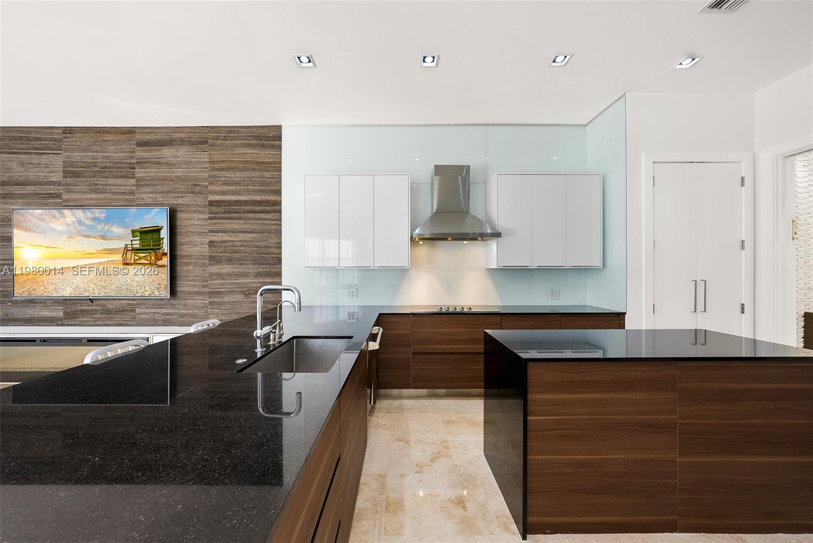 Photo of 822 Meridian Ln  (822), Hollywood, Florida, 33019 - 