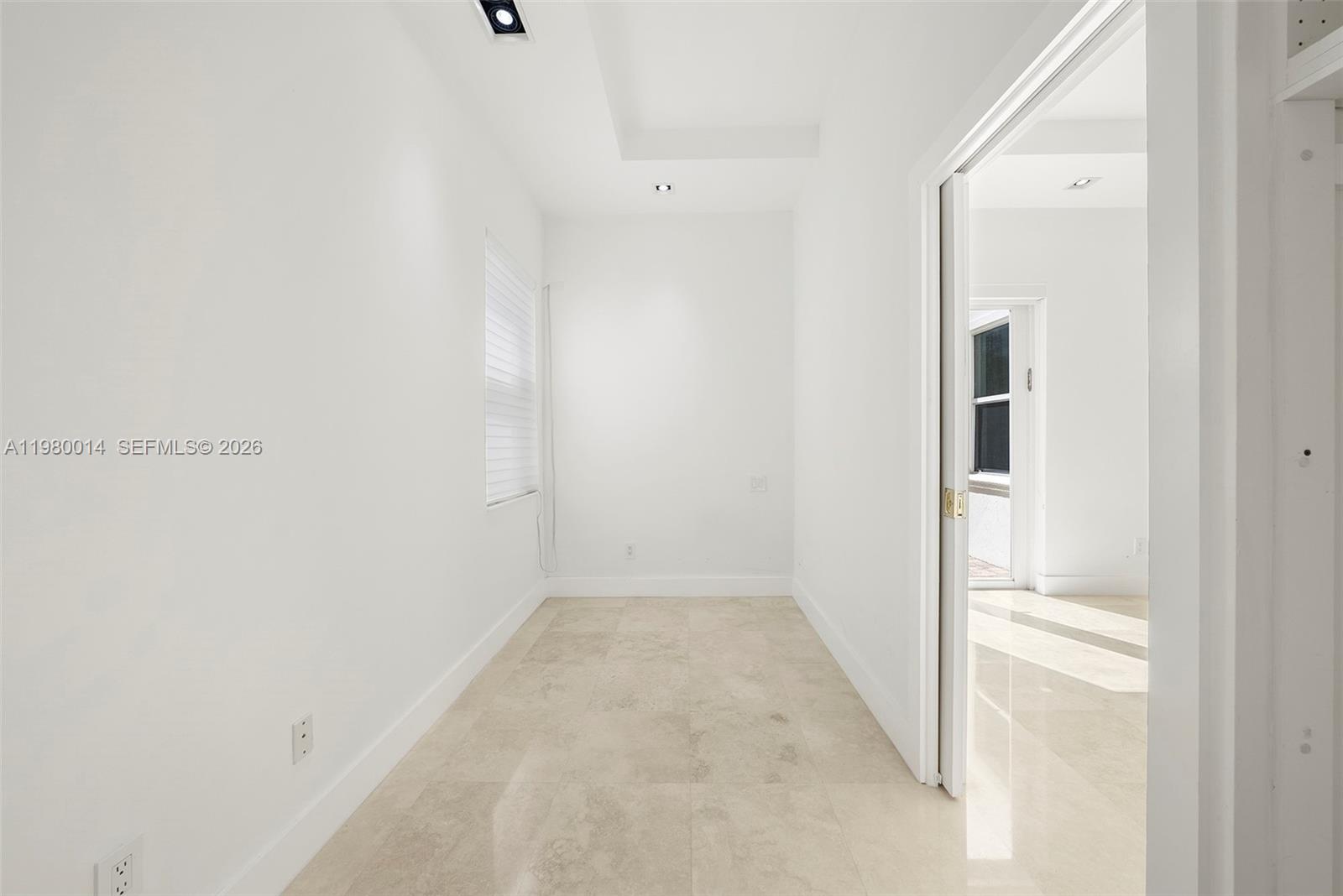 Photo of 822 Meridian Ln  (822), Hollywood, Florida, 33019 - Bedroom with private entrance