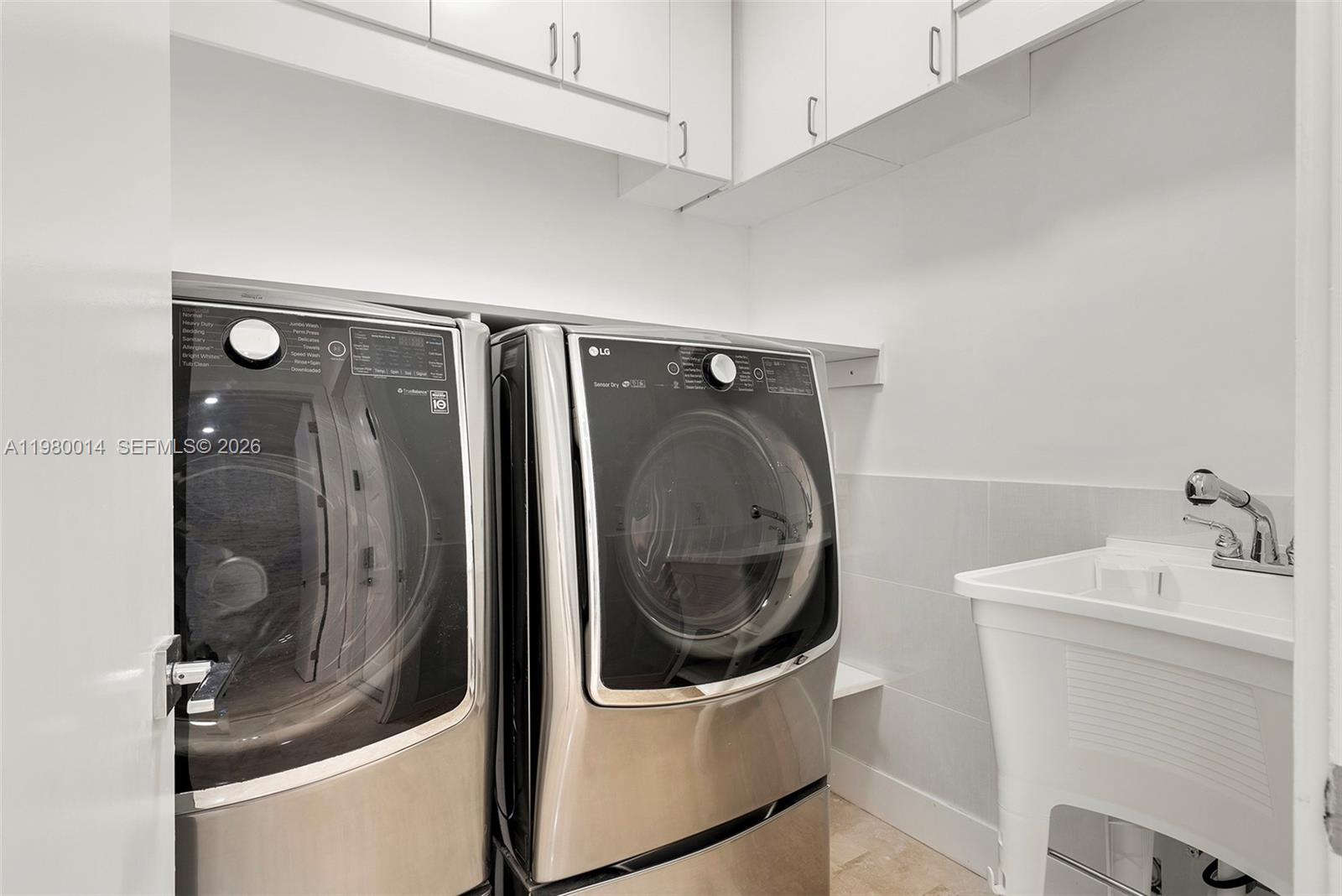 Photo of 822 Meridian Ln  (822), Hollywood, Florida, 33019 - 