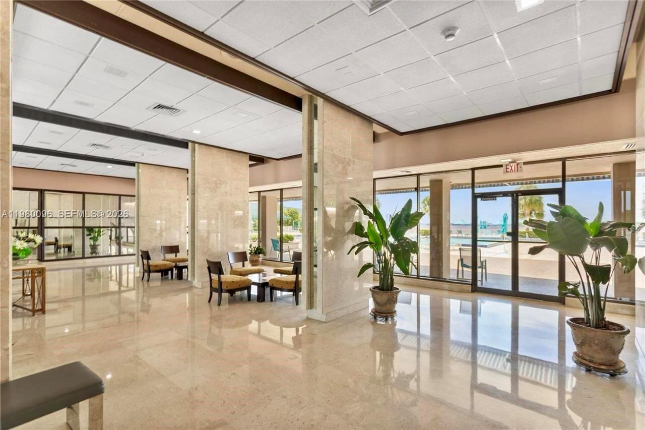 Подробнее 1107 2 / 2 1350 кв.футов $ 2026-03-10 0 Фото