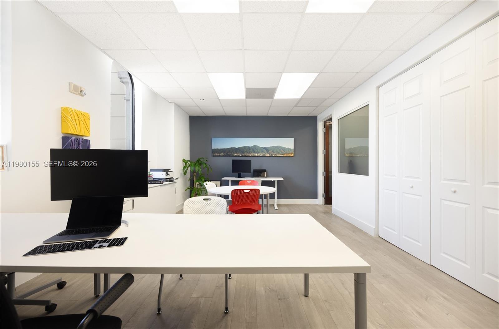 310  /   sq. ft. $ 2026-03-10 0 foto