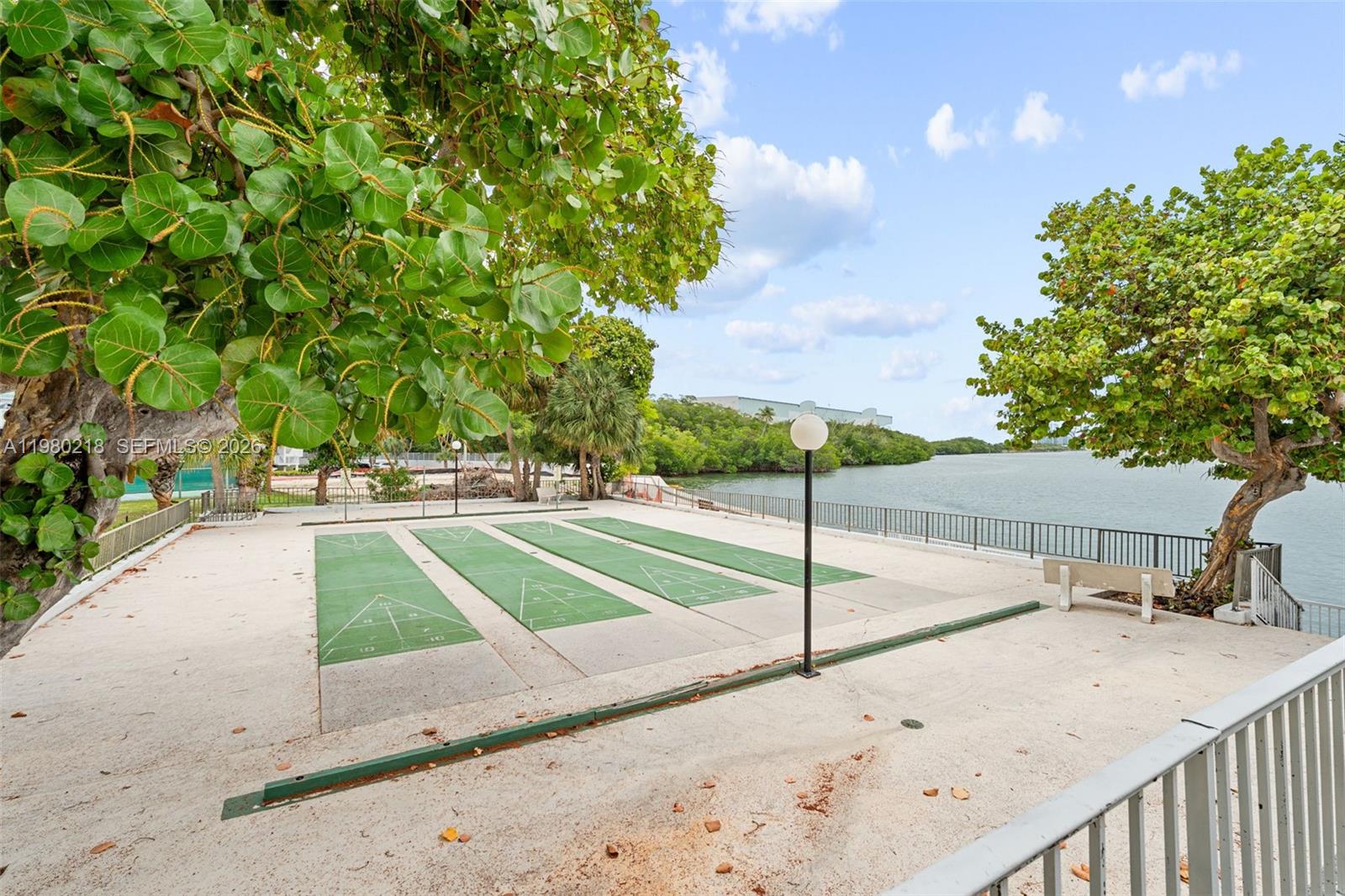 325 1 / 2 762 sq. ft. $ 2026-04-09 0 Photo