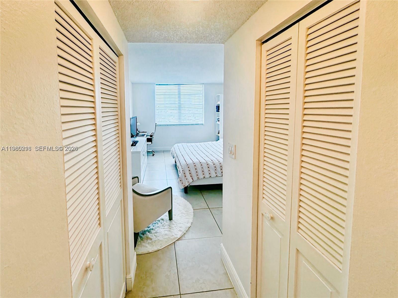 See details 325 1 / 2 762 sq. ft. $ 2026-03-10 0 Photo