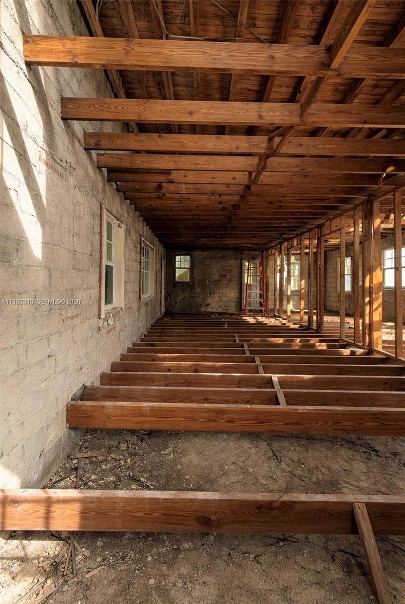 Подробнее / кв.футов $ 2026-03-10 0 Фото