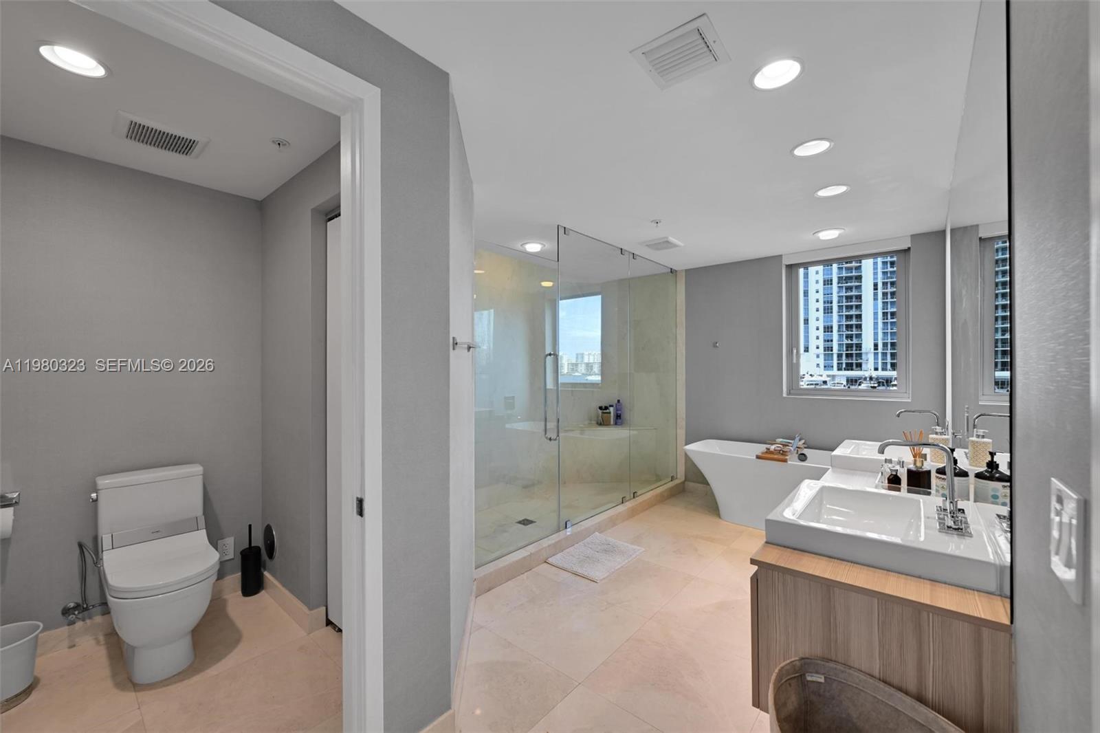Photo of 17111 Biscayne Blvd  #207, North Miami Beach, Florida, 33160 - 